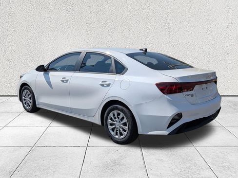 Used 2023 Kia Forte LX FWD image 5