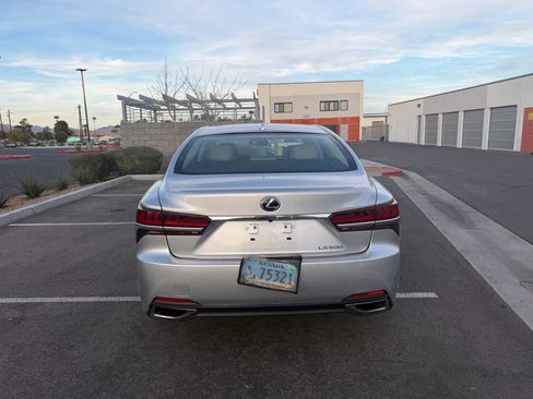 Used 2018 Lexus LS 500 w/ Accessory Package (Z1) RWD image 4