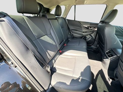 Used 2025 Subaru Outback Limited AWD/4WD image 35