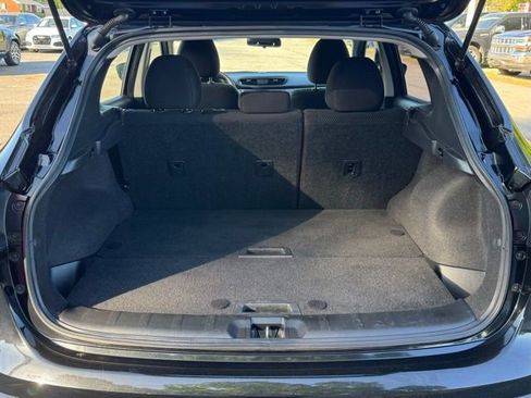 Used 2019 Nissan Rogue Sport S image 13