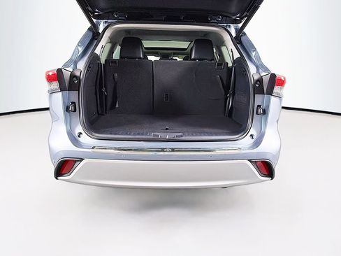 Certified 2021 Toyota Highlander Platinum FWD image 26