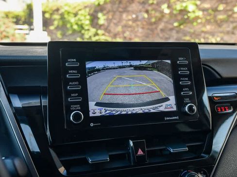 Used 2024 Toyota Camry SE image 23