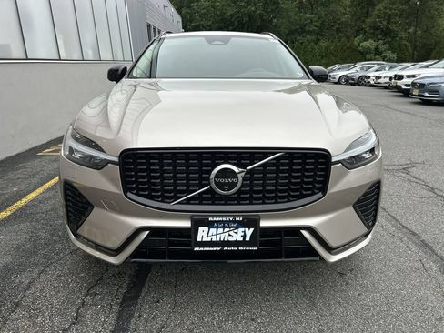 Used 2024 Volvo XC60 B5 Plus w/ Protection Package Premier AWD/4WD image 3