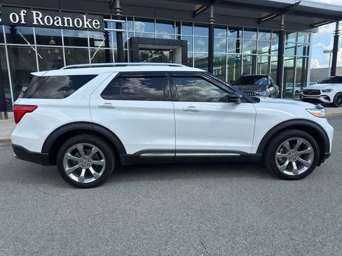 Used 2020 Ford Explorer Platinum w/ Premium Technology Package image 5