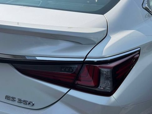 Certified 2020 Lexus ES 350 w/ Premium Package FWD image 13