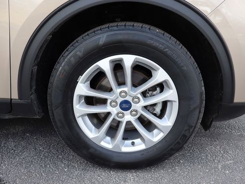 Used 2020 Ford Escape SE image 13