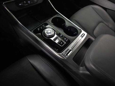 Used 2025 Kia Carnival SX Prestige image 35