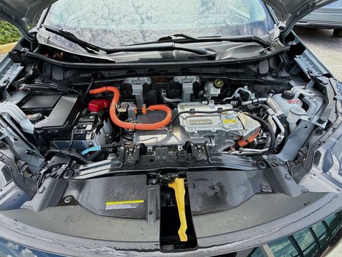 Used 2024 Nissan Ariya AWD image 32