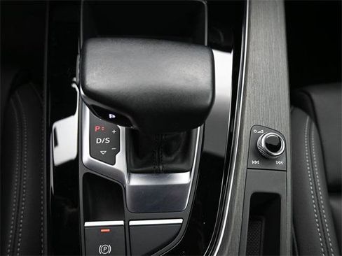 Used 2021 Audi A4 2.0T Premium Plus w/ Premium Plus Package image 27