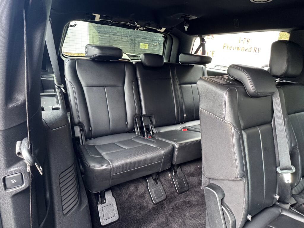Used 2018 Ford Expedition Max XLT w/ Equipment Group 202A AWD/4WD image 23