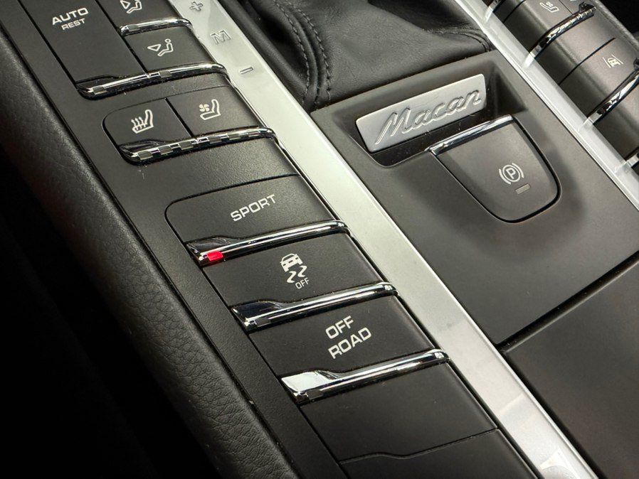 Used 2021 Porsche Macan S AWD/4WD image 41