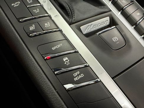 Used 2021 Porsche Macan S AWD/4WD image 41