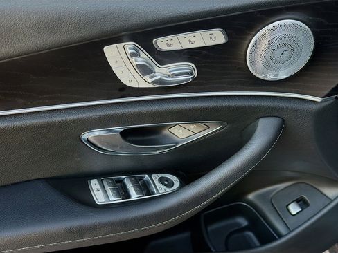 Used 2018 Mercedes-Benz E 300 image 23