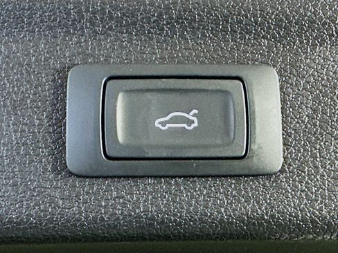 Used 2025 Audi Q3 2.0T Premium AWD/4WD image 28
