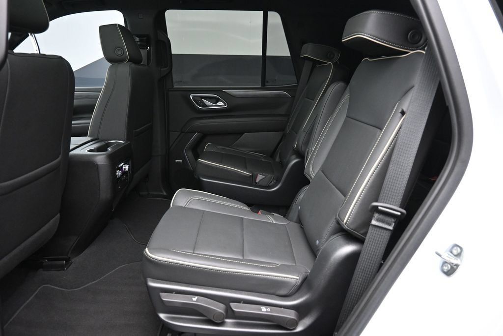 Used 2022 GMC Yukon SLT w/ SLT Premium Package RWD image 7