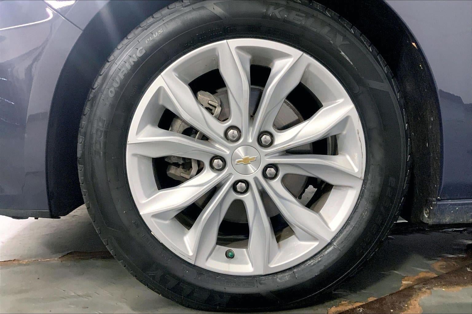 Used 2025 Chevrolet Malibu LT FWD image 9