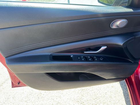 Used 2023 Hyundai Elantra SEL w/ Convenience Package FWD image 9