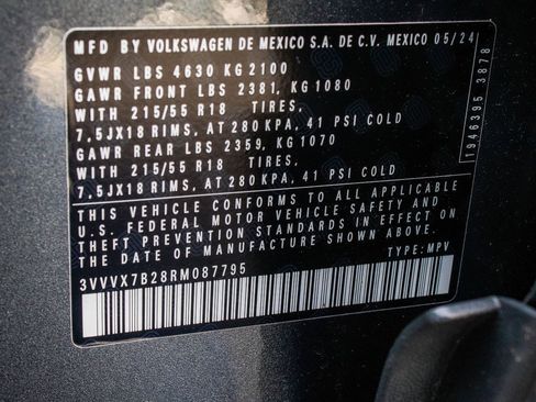 Used 2024 Volkswagen Taos SE w/ Panoramic Sunroof Package image 14