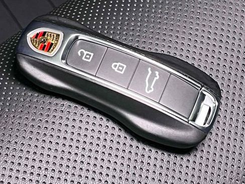 New 2026 Porsche Cayenne GTS image 46