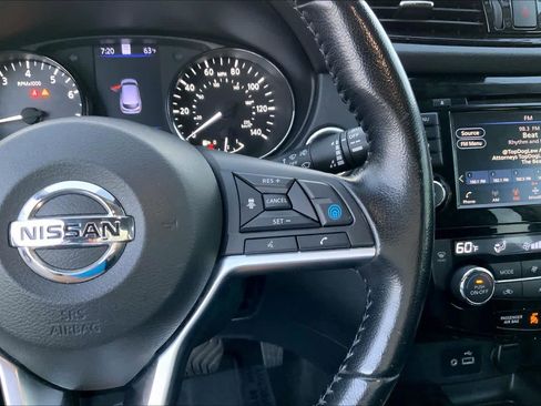 Used 2021 Nissan Rogue Sport SL w/ Premium Package image 24