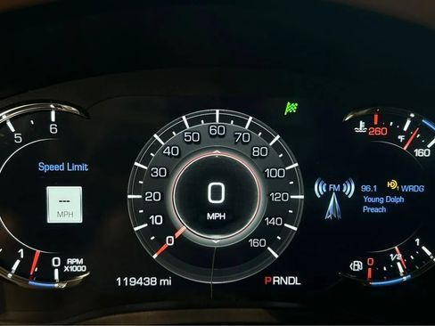 Used 2017 Cadillac Escalade Platinum RWD image 10