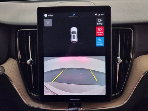 New 2026 Volvo XC60 B5 Core AWD/4WD image 18