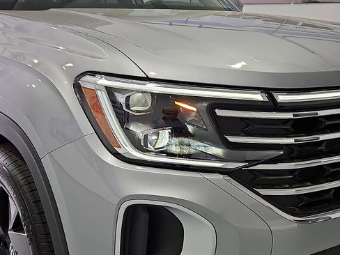 New 2026 Volkswagen Atlas SE FWD image 7