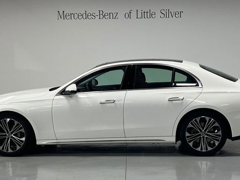 Used 2025 Mercedes-Benz E 350 4MATIC Sedan image 2