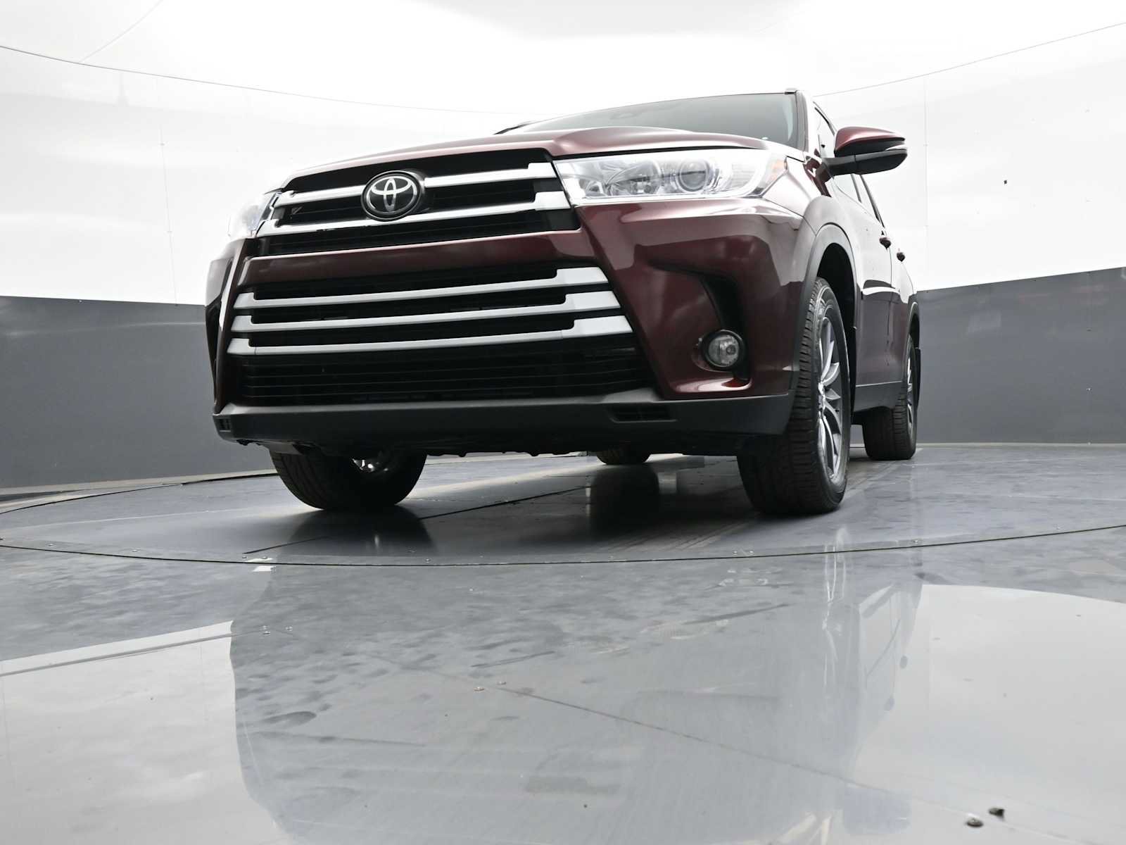 Used 2019 Toyota Highlander XLE w/ Protection Package #3 AWD/4WD image 27