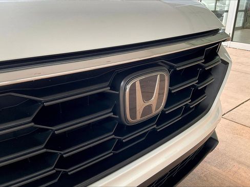 Used 2023 Honda CR-V LX image 30