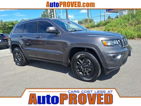 Used 2020 Jeep Grand Cherokee Laredo AWD/4WD image 1