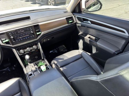 Used 2022 Volkswagen Atlas SE w/ Panoramic Sunroof Package FWD image 38