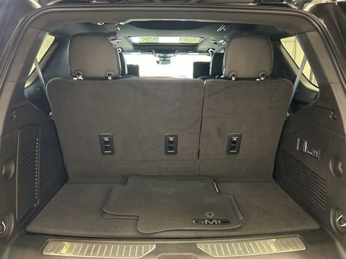 Used 2024 GMC Yukon Denali w/ Advanced Technology Package image 30