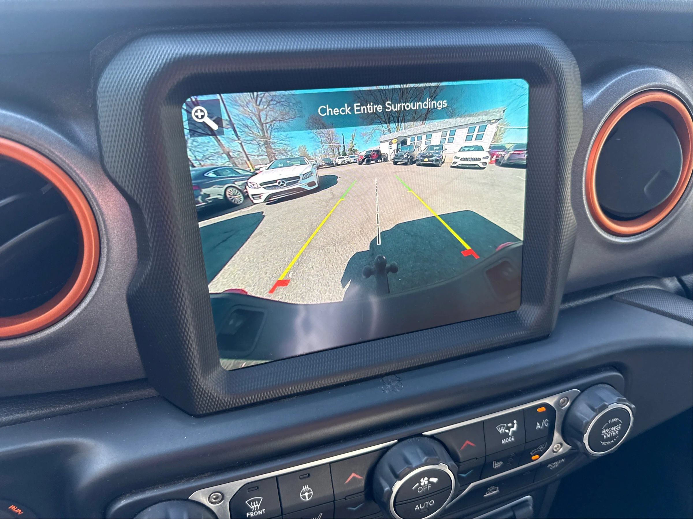 Used 2022 Jeep Gladiator Mojave w/ Cold Weather Group AWD/4WD image 31