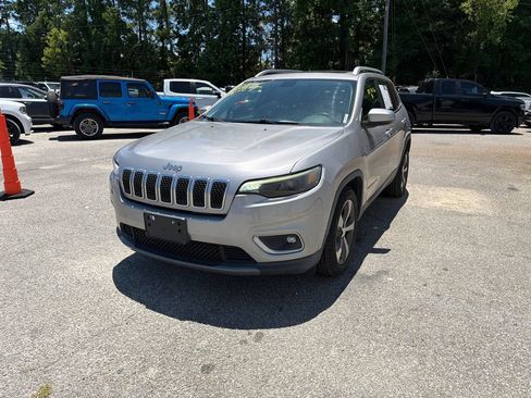 Used 2019 Jeep Cherokee Limited FWD image 4