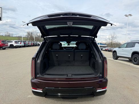 Certified 2025 Cadillac Escalade IQ Luxury 2 w/ LPO, Premium Carpet Package AWD/4WD image 12