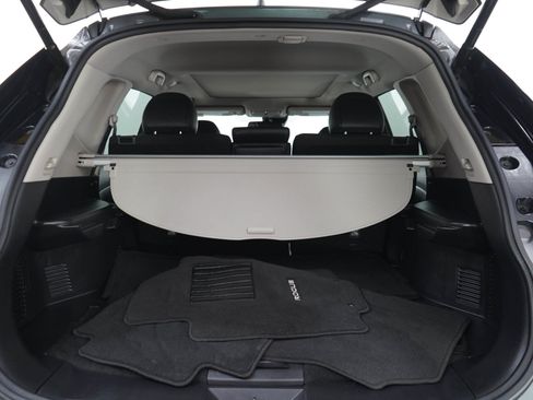 Used 2020 Nissan Rogue SL w/ Premium Package FWD image 9