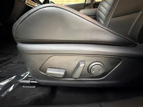 Used 2023 Hyundai Elantra Limited FWD image 27