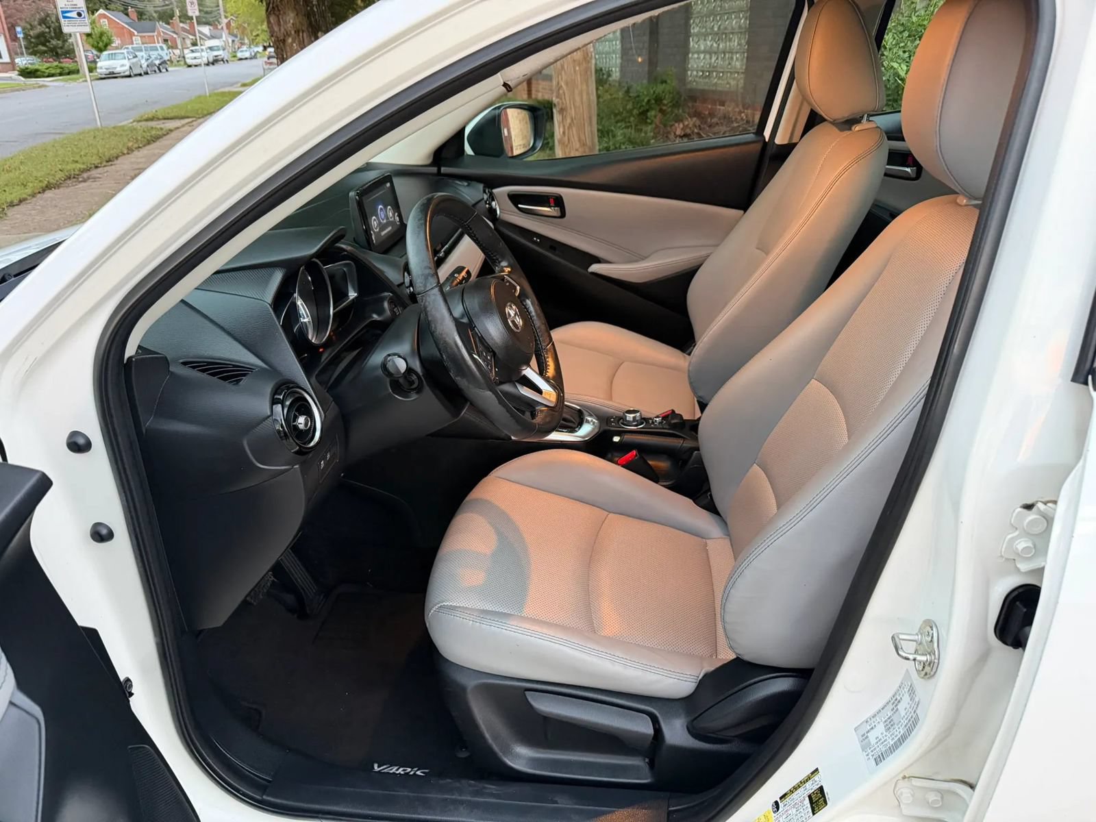 Used 2020 Toyota Yaris XLE FWD image 13