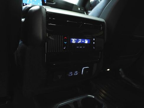 Used 2023 Jeep Wagoneer Series II image 17