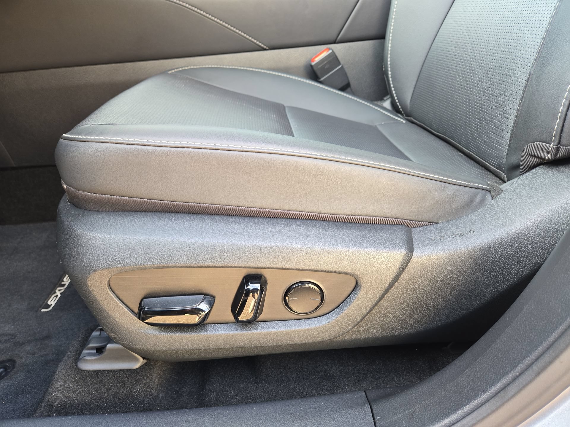 Used 2026 Lexus RX 350 Premium Plus w/ Accessory Package (Z1) FWD image 17