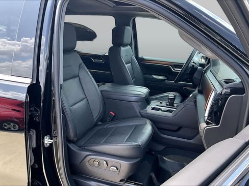 Used 2024 GMC Sierra 1500 Denali w/ Denali Reserve Package AWD/4WD image 9