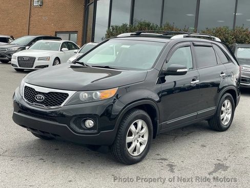 Used 2013 Kia Sorento LX w/ Convenience Pkg image 3