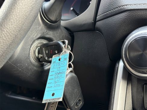 Used 2023 Toyota RAV4 LE image 29