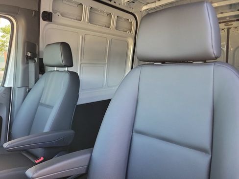 Used 2025 Mercedes-Benz Sprinter 2500 image 19