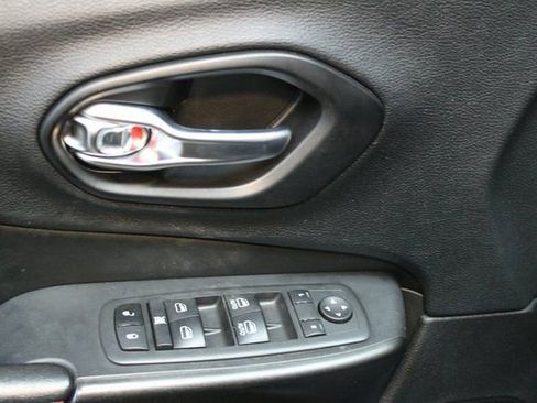 Used 2021 Jeep Cherokee Trailhawk w/ Sun & Sound Group image 18