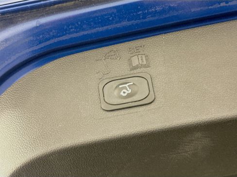 Used 2018 Ford Escape SEL w/ SEL Sport Appearance Package image 32