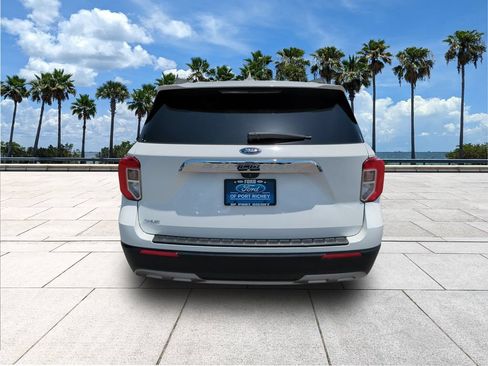 Certified 2021 Ford Explorer XLT w/ Equipment Group 202A RWD image 6