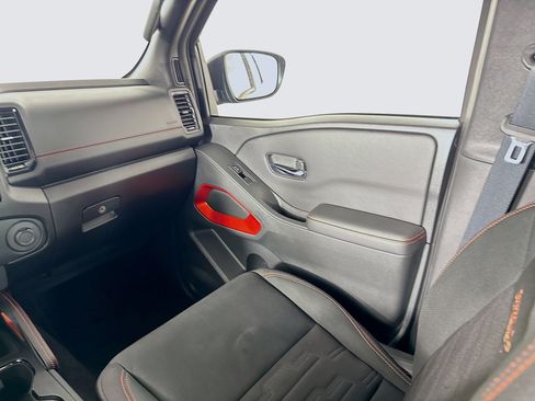 Used 2024 Nissan Frontier Pro-X image 27