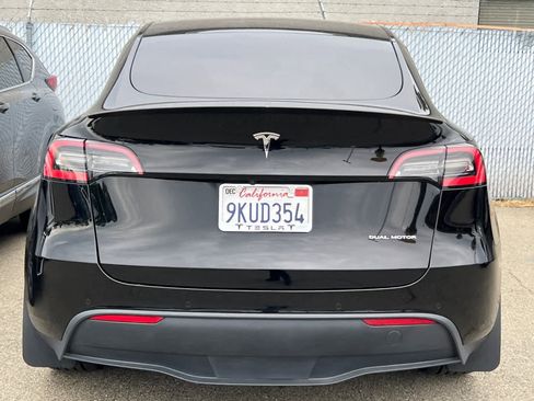 Used 2021 Tesla Model Y Long Range image 5